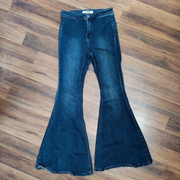 Rock & Roll Denim® Ladies Multi Dart Bargain Button Bell - Picture 1 of 7